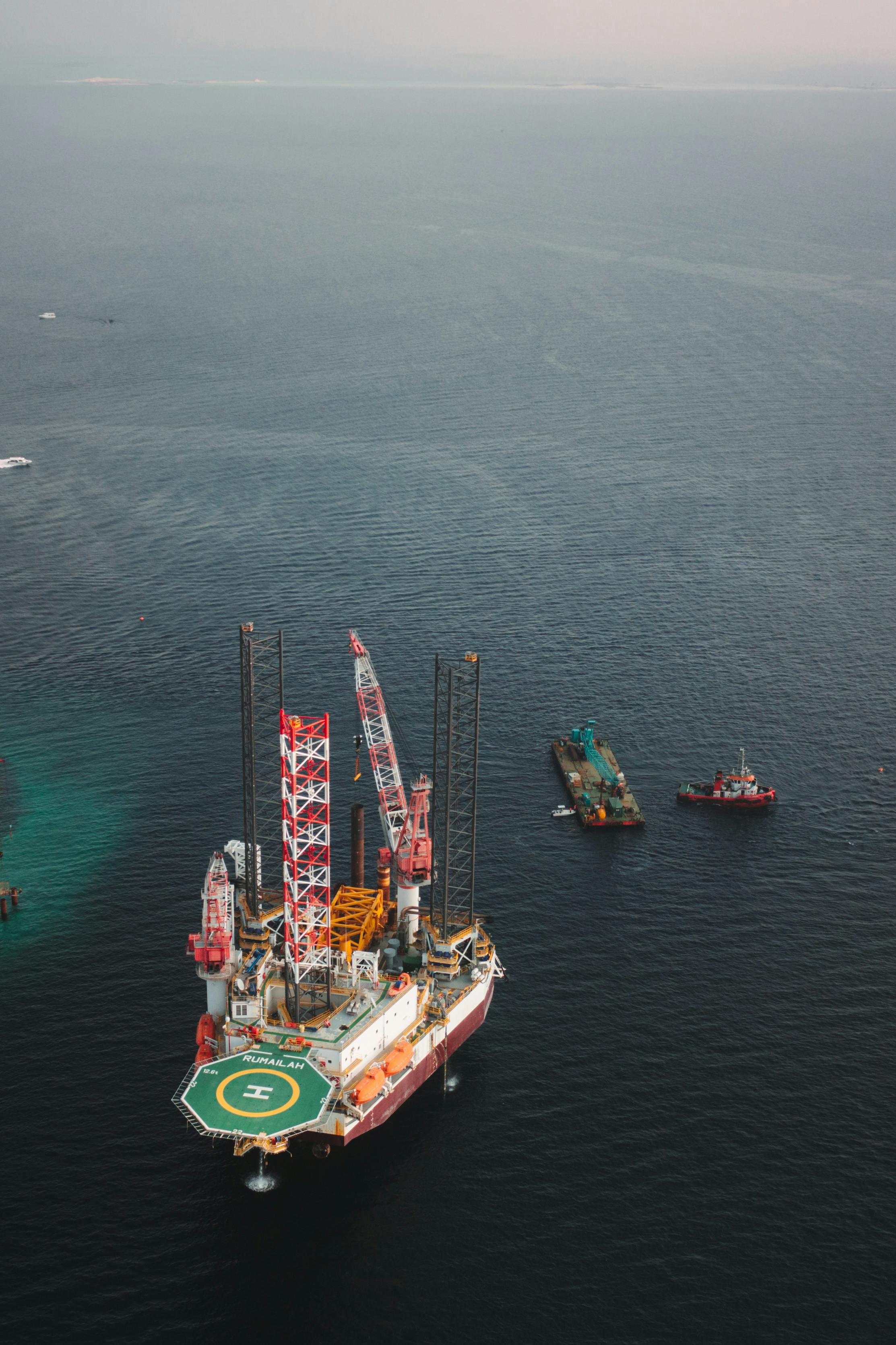Offshore platform with support vessels in open water